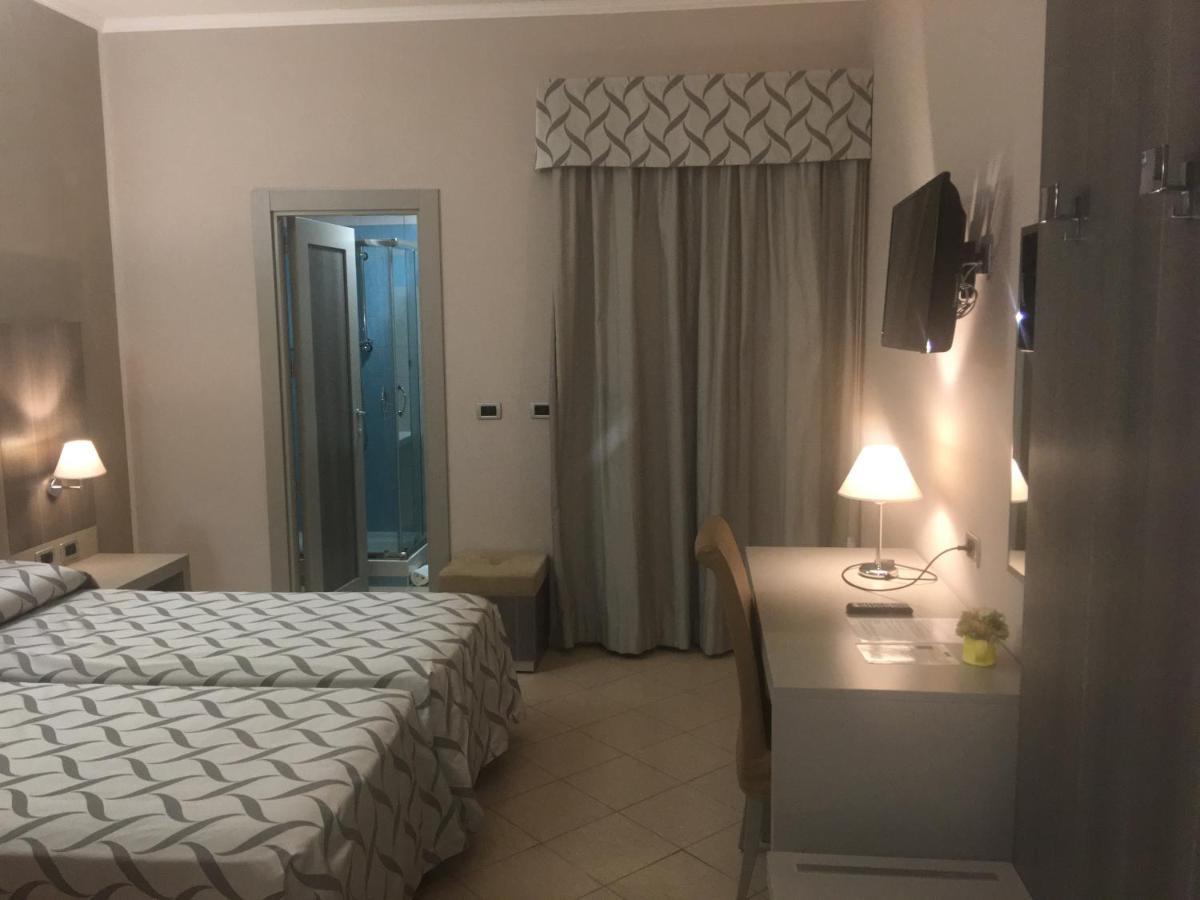 Hotel Niagara Катандзаро Екстериор снимка