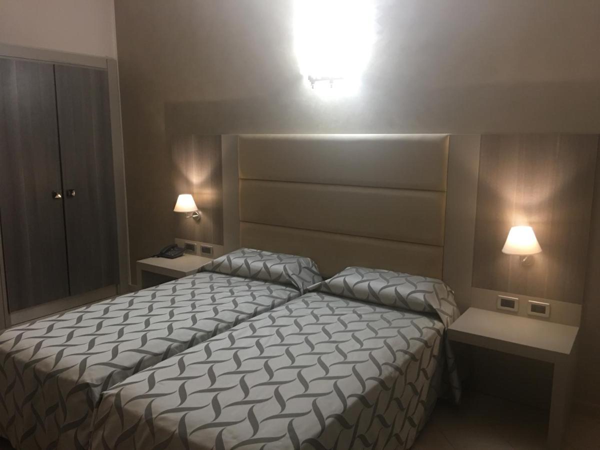 Hotel Niagara Катандзаро Екстериор снимка