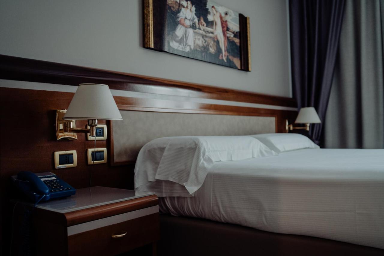 Hotel Niagara Катандзаро Екстериор снимка