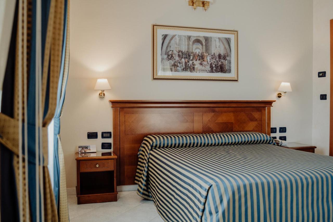Hotel Niagara Катандзаро Екстериор снимка