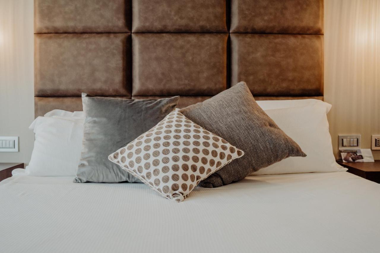 Hotel Niagara Катандзаро Екстериор снимка