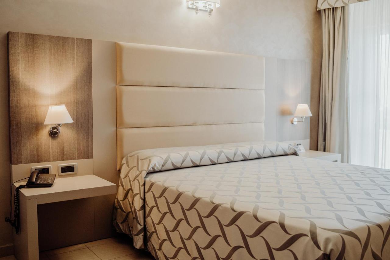 Hotel Niagara Катандзаро Екстериор снимка