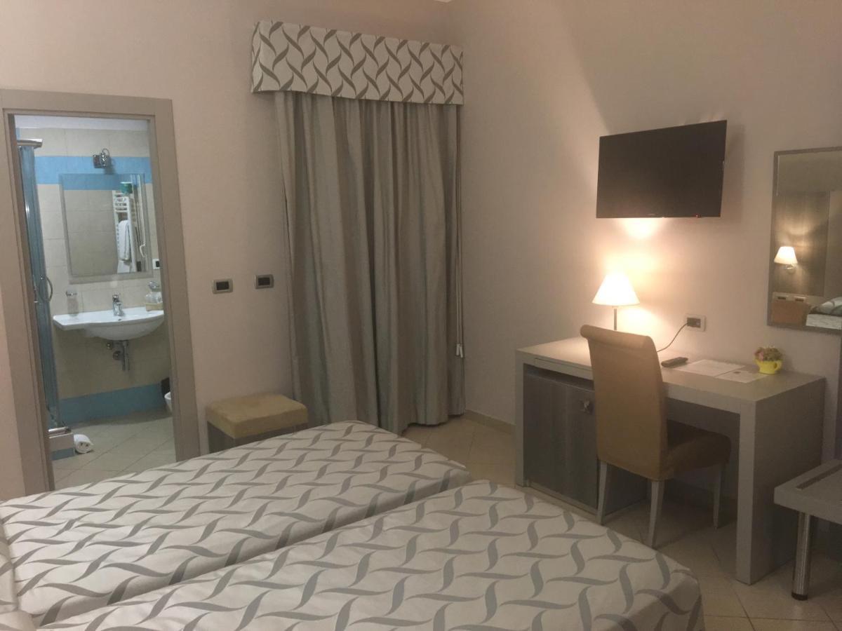 Hotel Niagara Катандзаро Екстериор снимка