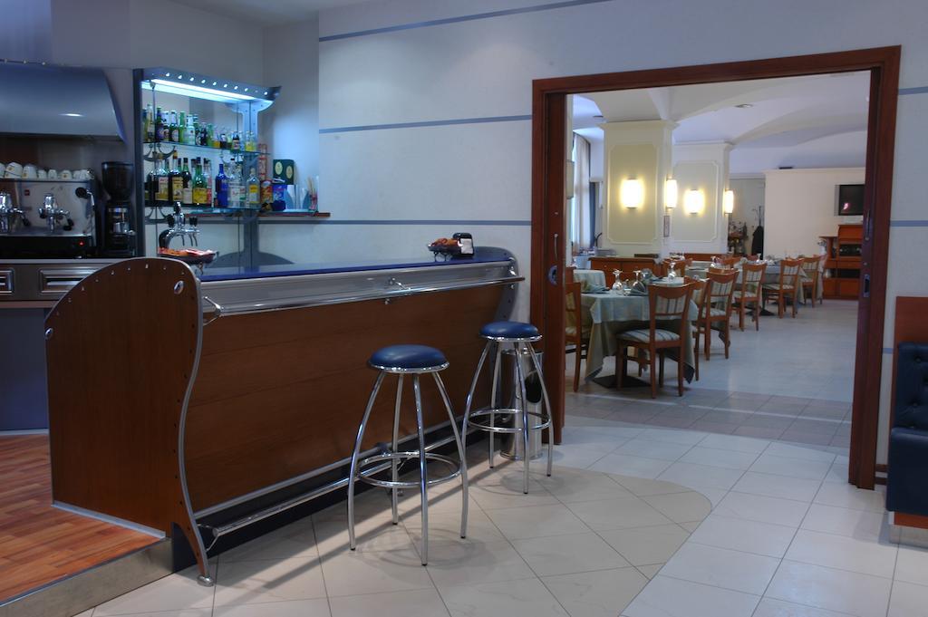 Hotel Niagara Катандзаро Екстериор снимка