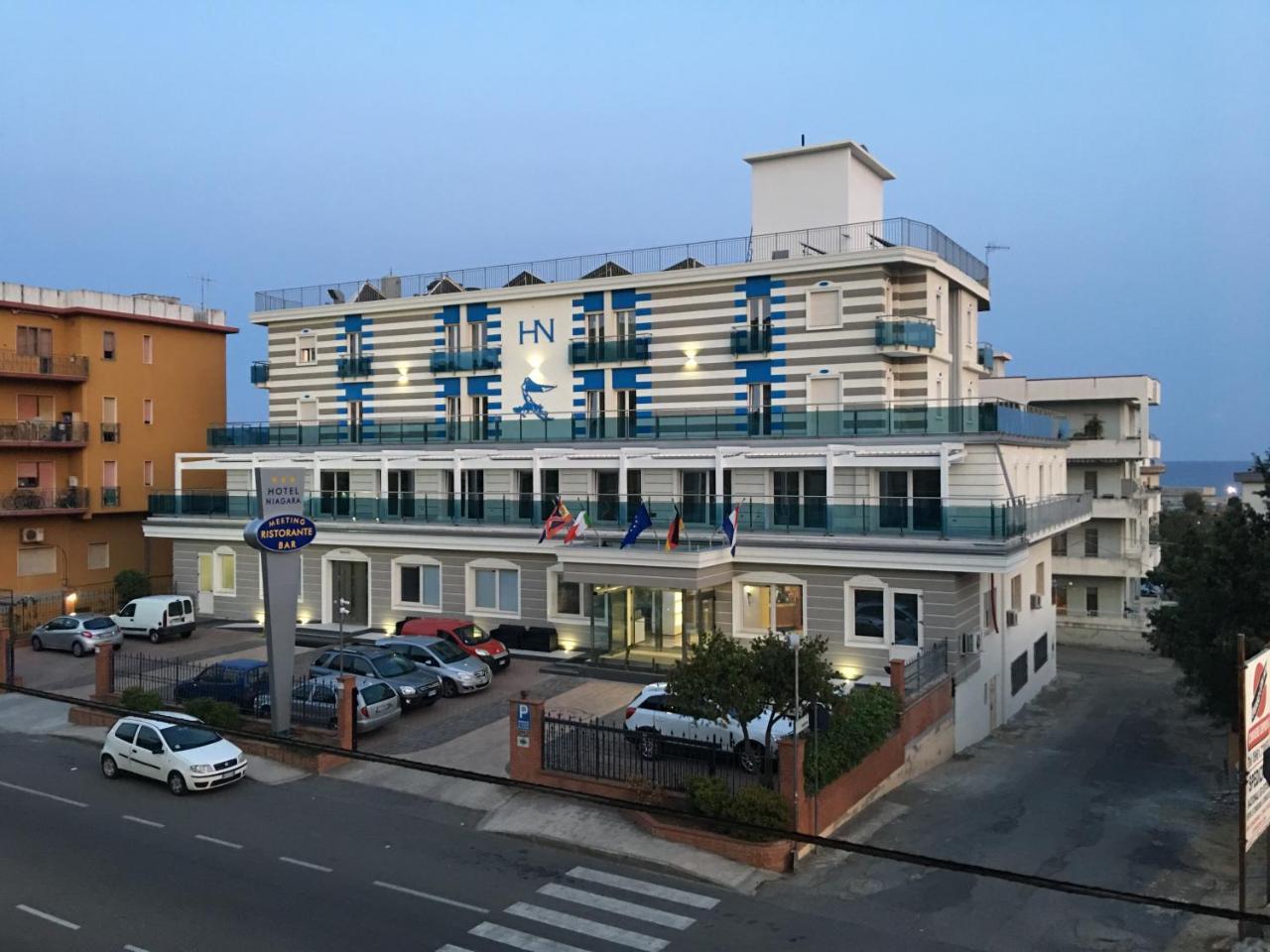 Hotel Niagara Катандзаро Екстериор снимка