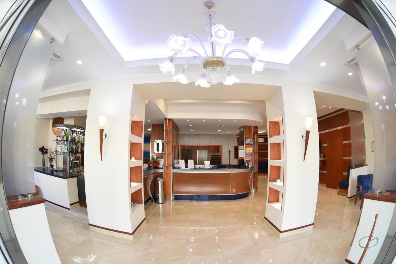 Hotel Niagara Катандзаро Екстериор снимка