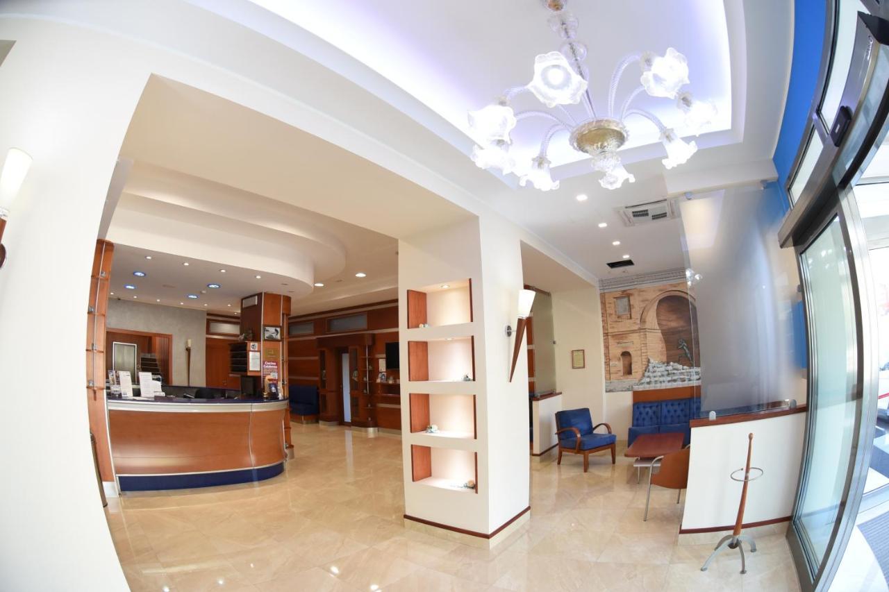 Hotel Niagara Катандзаро Екстериор снимка