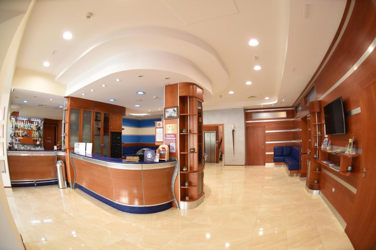 Hotel Niagara Катандзаро Екстериор снимка